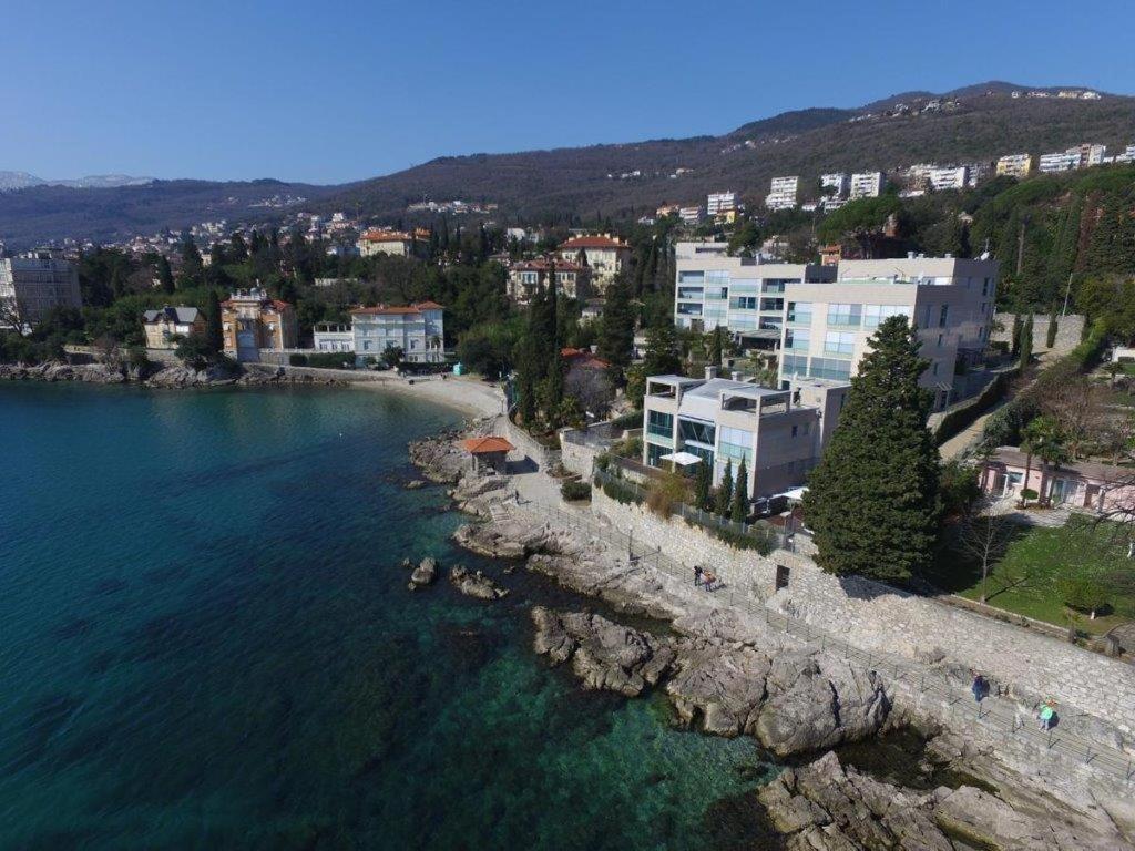 Villa Arentz Residence - Side Sea View Apartments Opatija Exteriör bild